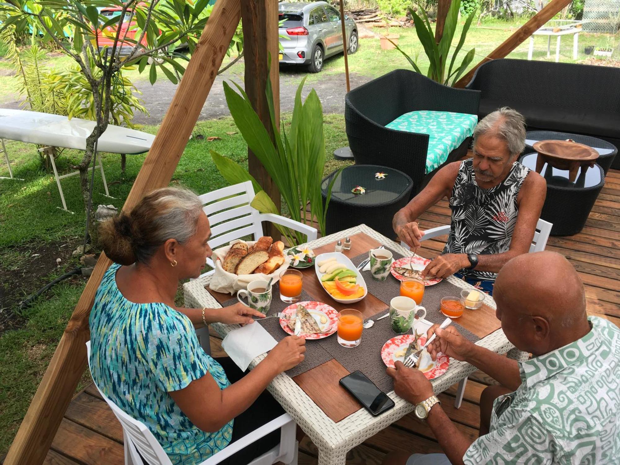 Manomano Lodge Papara Bagian luar foto